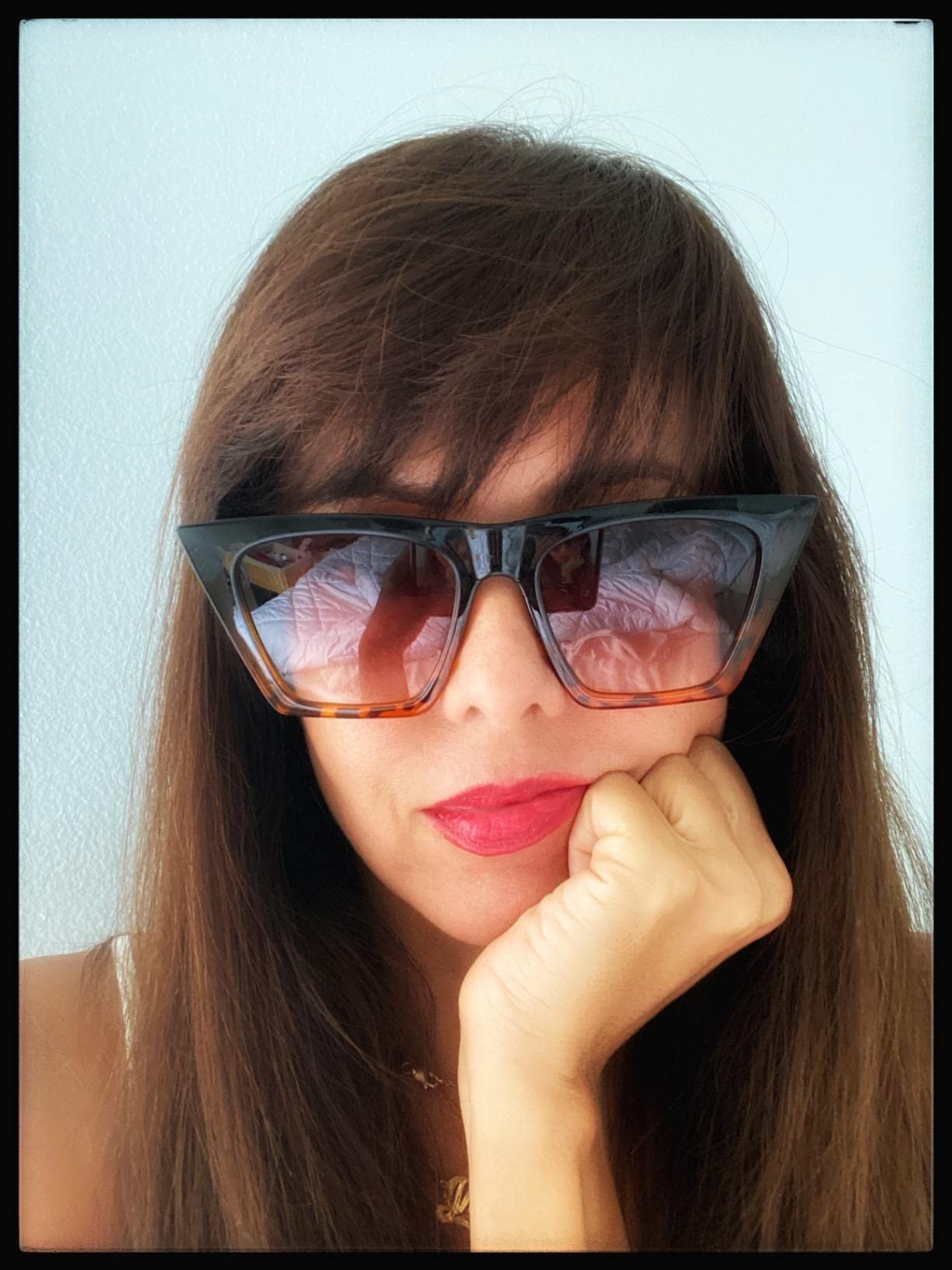 FEISEDY Vintage Square Cat Eye Sunglasses Women Trendy Cateye Sunglasses B2473