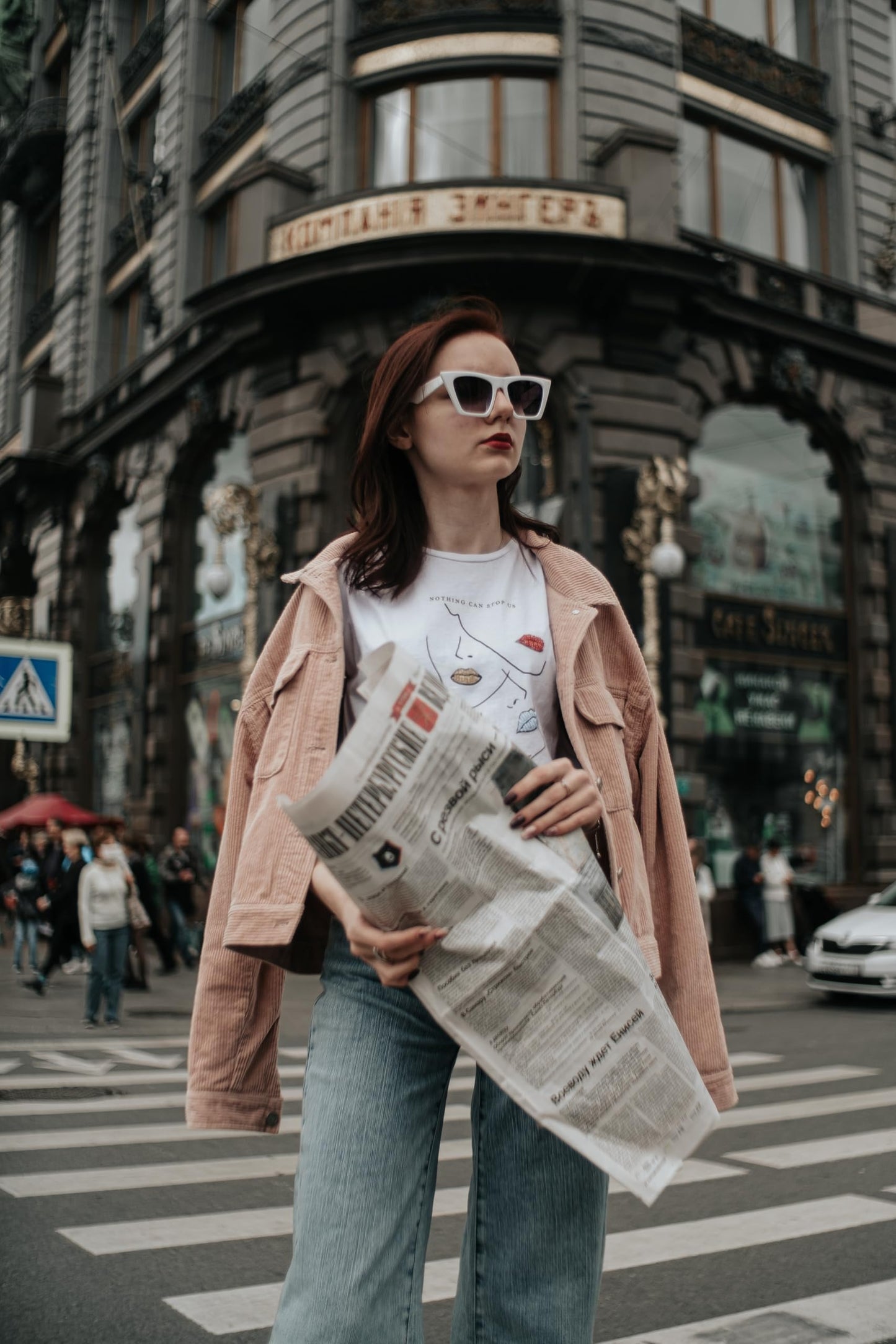 FEISEDY Vintage Square Cat Eye Sunglasses Women Trendy Cateye Sunglasses B2473