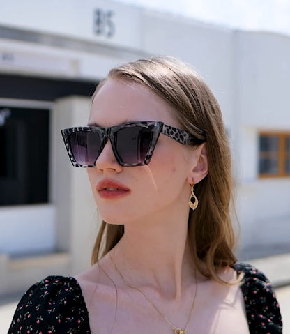 FEISEDY Vintage Square Cat Eye Sunglasses Women Trendy Cateye Sunglasses B2473