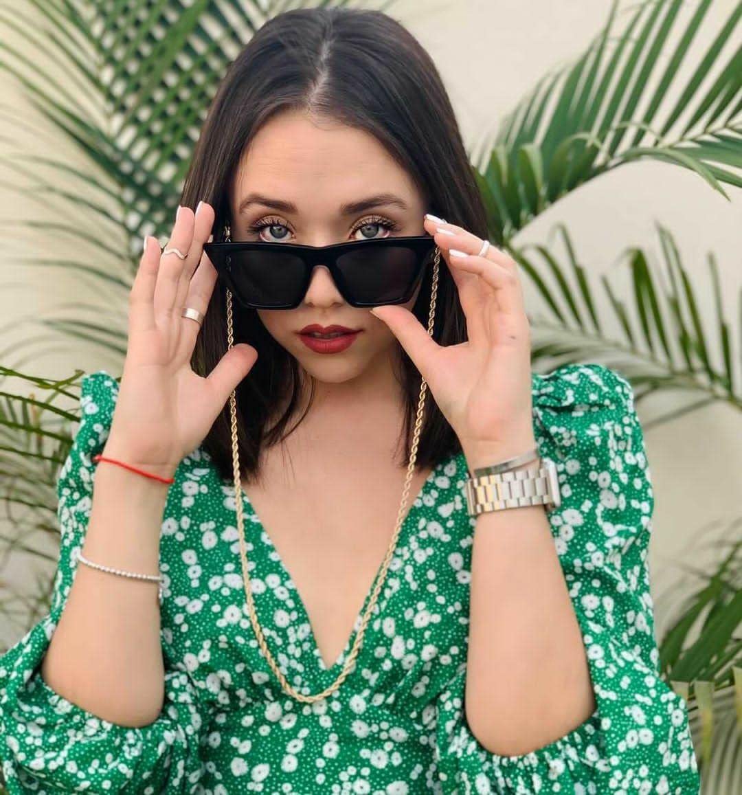 FEISEDY Vintage Square Cat Eye Sunglasses Women Trendy Cateye Sunglasses B2473
