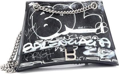 Pre-Loved Graffiti Crush Chain Flap Bag Leather Medium, Black